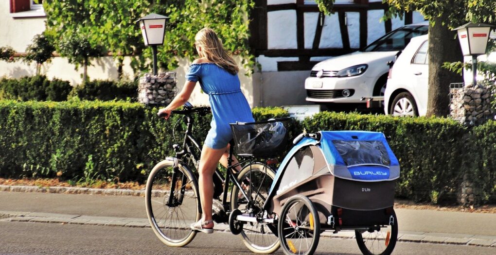 Comment choisir sa remorque vélo enfant